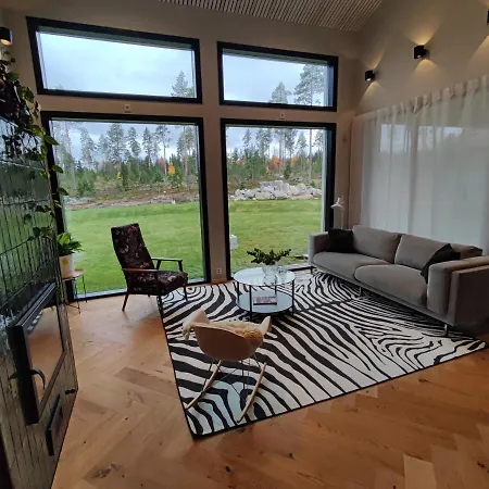 Large House With Personality And Calming View *