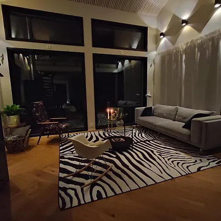 Large House With Personality And Calming View 别墅 *